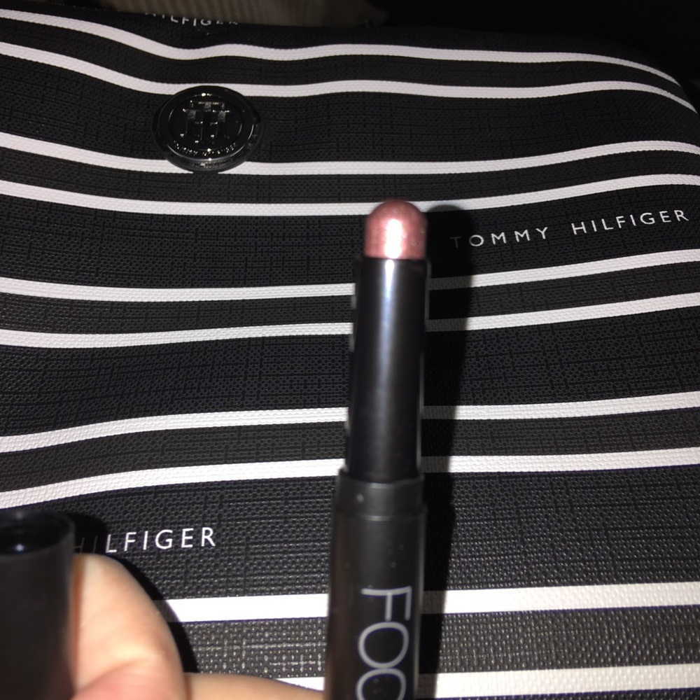 Eyeshadow - Picture 4 of 4